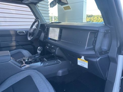 New 2025 Ford Bronco Base image 30