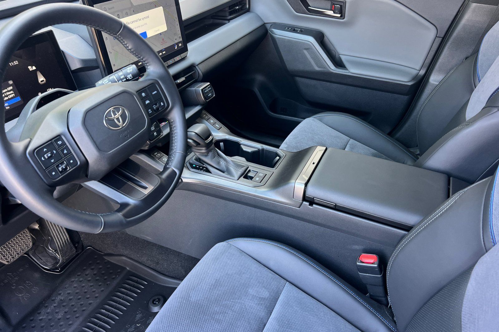 Used 2026 Toyota RAV4 XSE w/ Panoramic Sun Roof Package AWD/4WD image 9