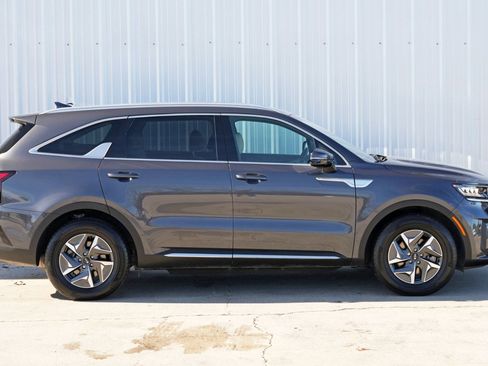 Used 2021 Kia Sorento S image 48