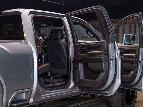 Used 2025 GMC Sierra 3500 AT4 w/ AT4 Premium Plus Package image 35