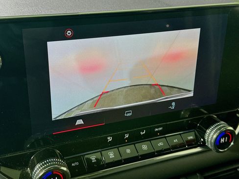 Used 2024 GMC Canyon Elevation w/ Convenience Package image 3