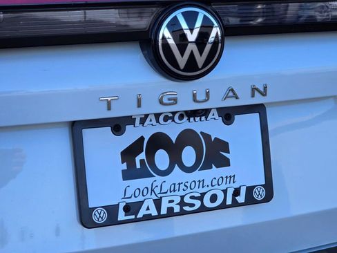 New 2026 Volkswagen Tiguan SEL R-Line image 15