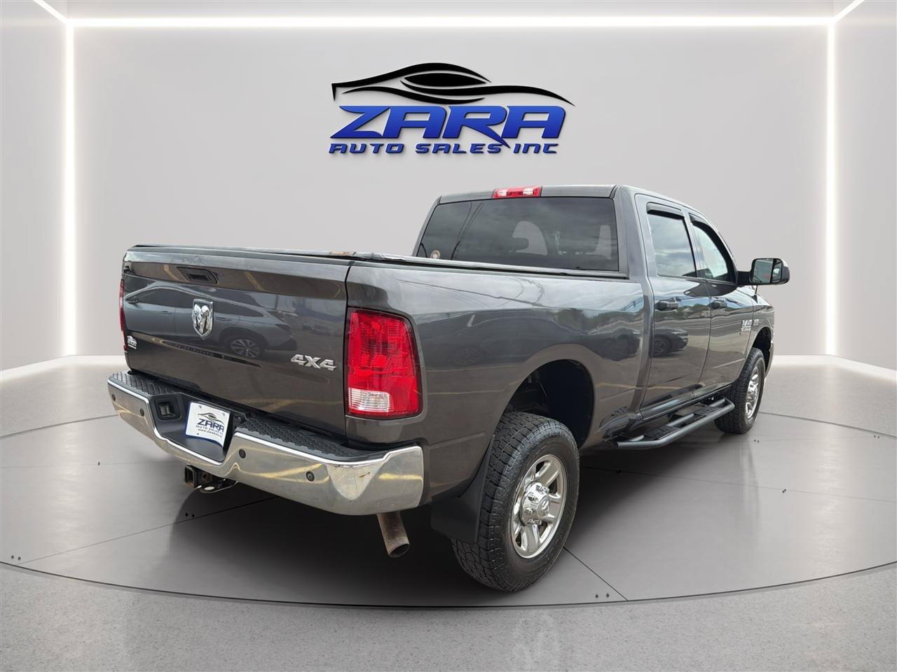 Used 2017 RAM 2500 Tradesman w/ Chrome Appearance Group AWD/4WD image 7