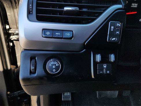 Used 2018 Chevrolet Tahoe Premier image 15