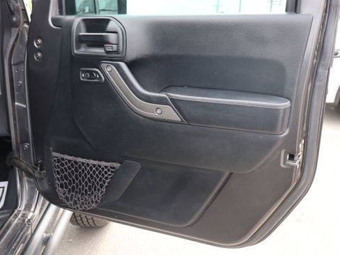 Used 2018 Jeep Wrangler Sport AWD/4WD image 11