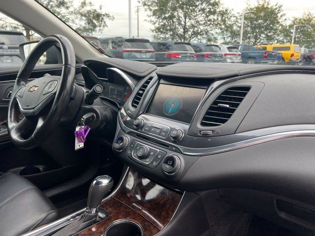 Used 2015 Chevrolet Impala LT w/ Convenience Package FWD image 33