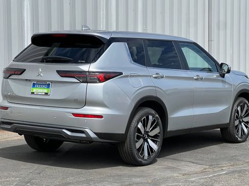 New 2026 Mitsubishi Outlander SE AWD/4WD image 5