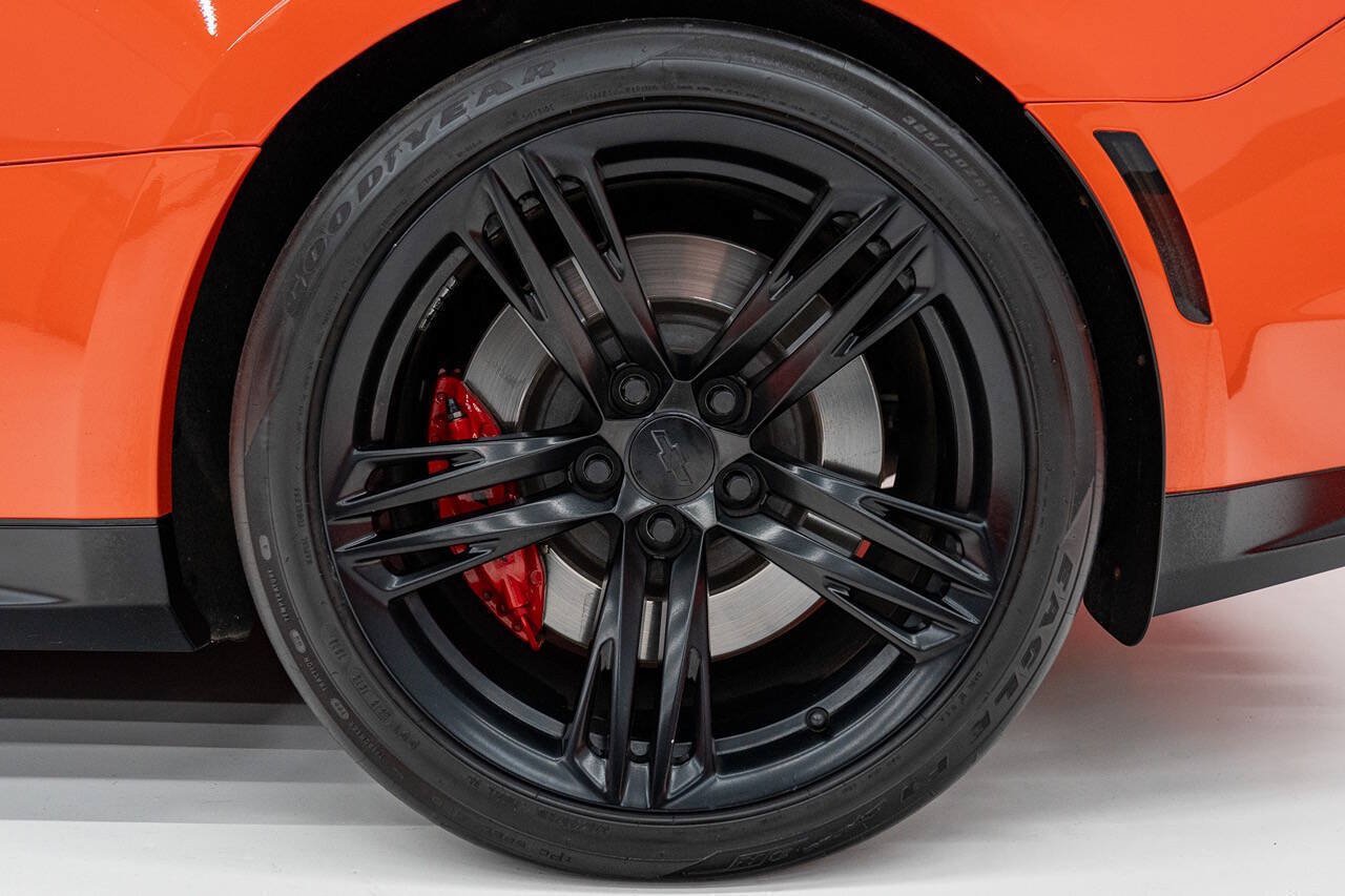 Used 2019 Chevrolet Camaro ZL1 RWD image 29
