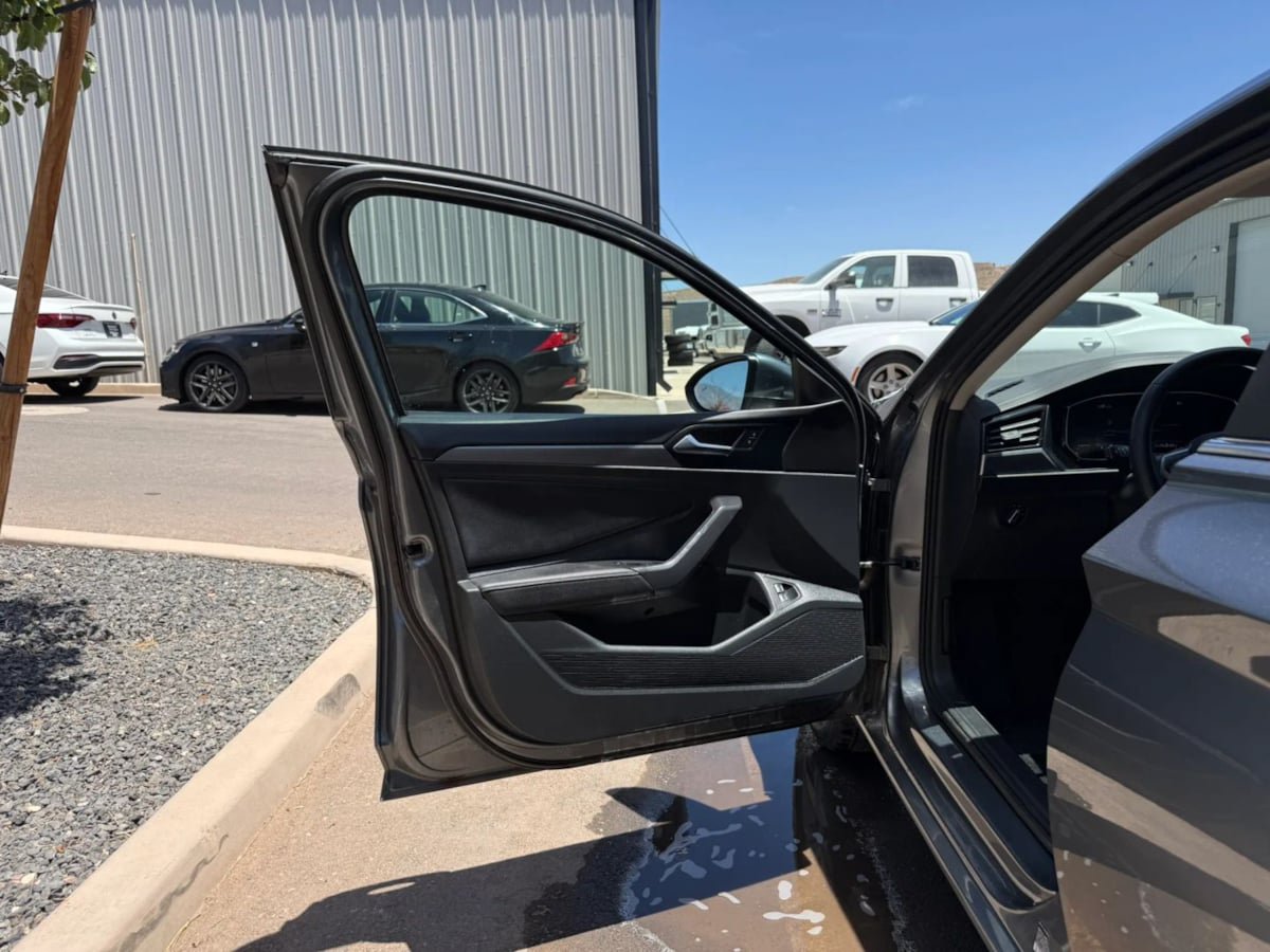 Used 2024 Volkswagen Jetta SE FWD image 23