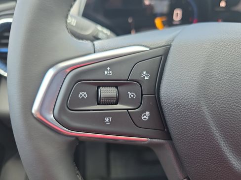 New 2026 Chevrolet Trax LT w/ LT Convenience Package FWD image 19