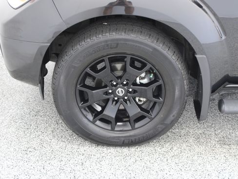 Used 2021 Nissan Frontier SV w/ Midnight Edition Floor Mats RWD image 11