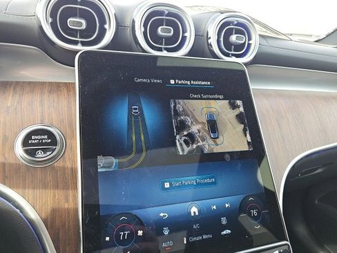 Used 2025 Mercedes-Benz GLC 300 GLC 300 image 25