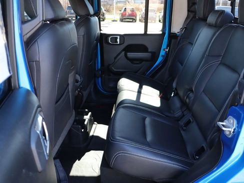 Used 2022 Jeep Gladiator Sport image 41