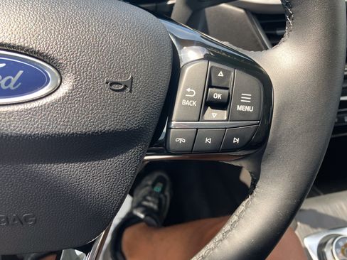 Certified 2025 Ford Escape Platinum AWD/4WD image 22