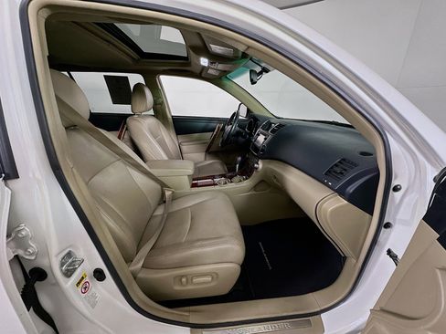 Used 2013 Toyota Highlander Limited image 34