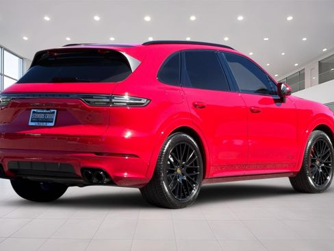 Used 2022 Porsche Cayenne GTS AWD/4WD image 4
