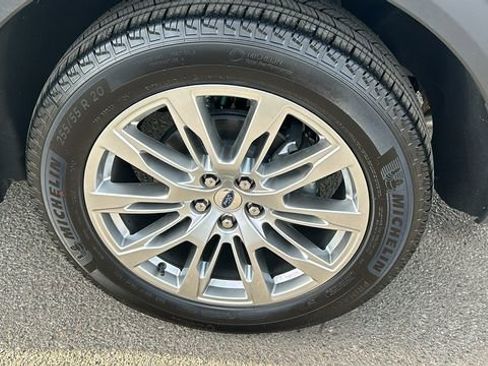 Certified 2025 Ford Explorer Active w/ Active Comfort Package image 6