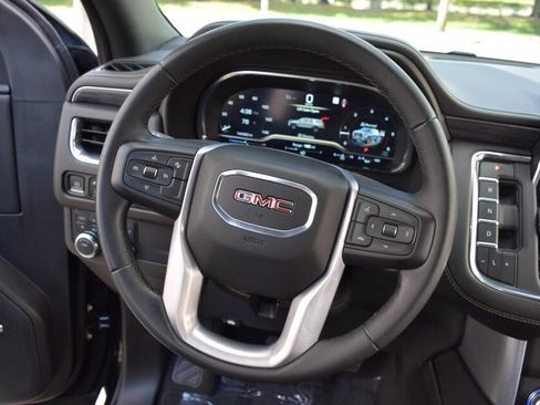 Used 2023 GMC Yukon XL SLT image 63