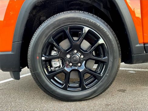 New 2026 Jeep Compass Latitude image 12