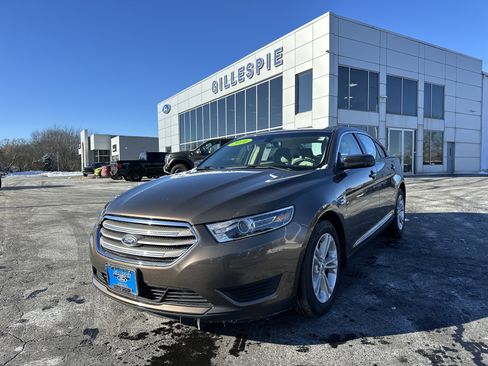 Used 2016 Ford Taurus SE image 8