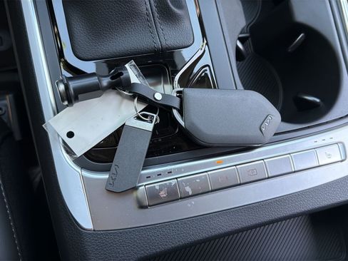 New 2026 Kia Carnival EX FWD image 36
