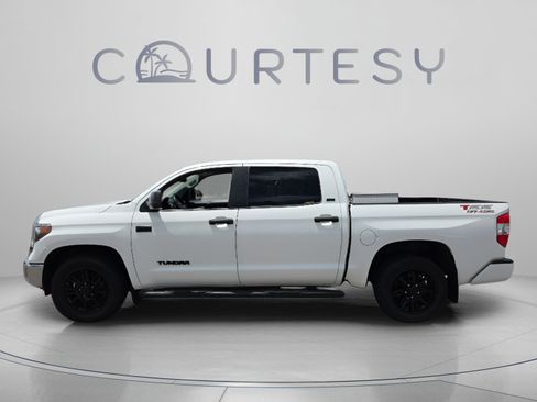 Used 2021 Toyota Tundra SR5 RWD image 2