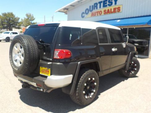 Used 2007 Toyota FJ Cruiser 4WD image 9