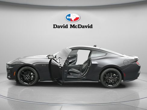 Used 2024 Ford Mustang GT Premium image 6