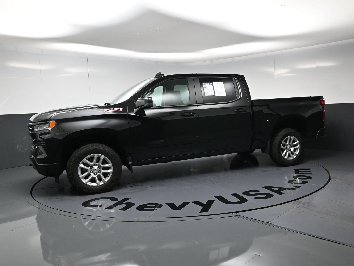 Used 2024 Chevrolet Silverado 1500 RST w/ Z71 Off-Road Package AWD/4WD image 6