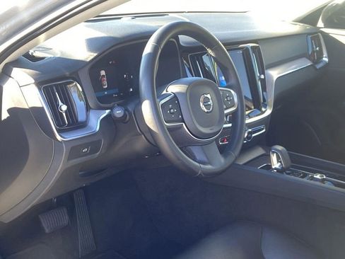 Used 2024 Volvo S60 B5 Core image 10