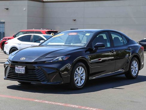 Certified 2025 Toyota Camry LE FWD image 3