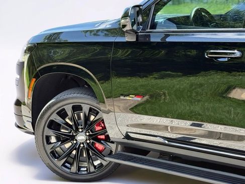 New 2026 Cadillac Escalade ESV V AWD/4WD image 8