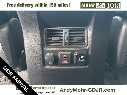 Used 2019 Nissan Titan SL w/ Midnight Edition image 24