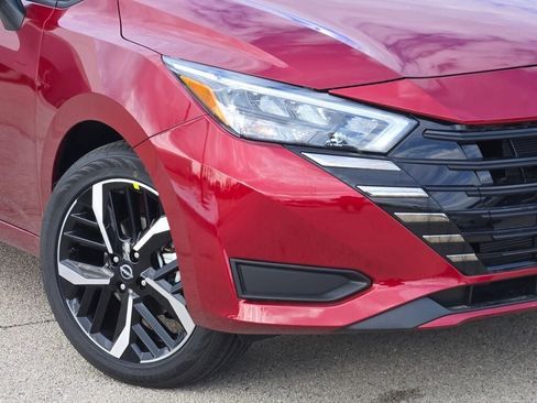 Used 2025 Nissan Versa SR w/ Trunk Package image 4