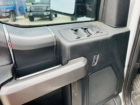 Used 2019 Ford F150 XLT w/ Equipment Group 302A Luxury AWD/4WD image 11