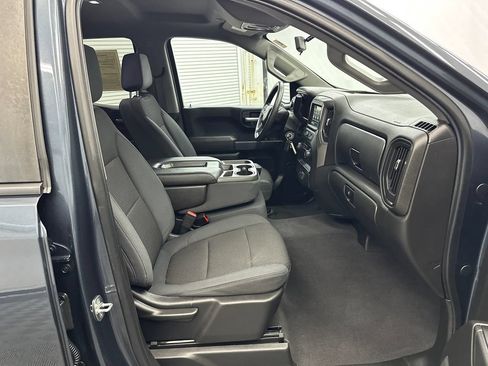 Used 2019 Chevrolet Silverado 1500 Custom Trail Boss w/ Custom Convenience Package AWD/4WD image 13