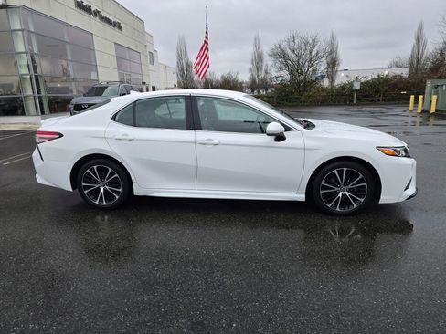 Used 2019 Toyota Camry SE image 8