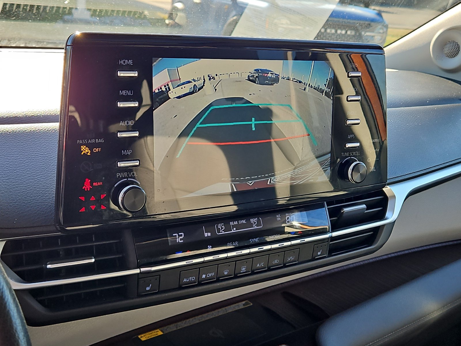Certified 2022 Toyota Sienna XLE w/ XLE Plus Package FWD image 26