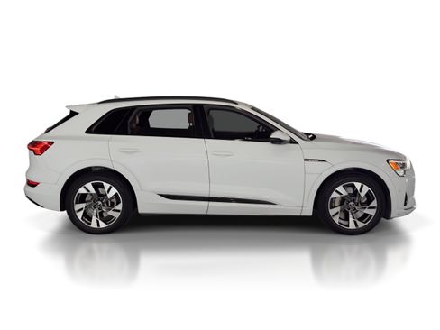 Used 2023 Audi e-tron Premium w/ Convenience Plus Package image 8