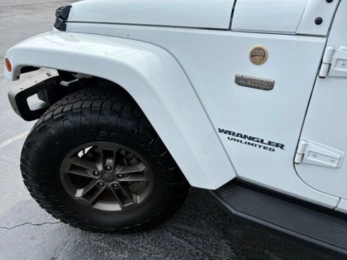 Used 2016 Jeep Wrangler Unlimited Sahara image 14