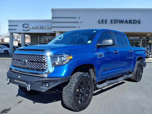 Used 2018 Toyota Tundra SR5 w/ SR5 Upgrade Package image 1