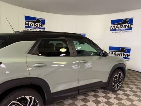 Used 2024 Chevrolet TrailBlazer RS w/ Driver Confidence Package FWD image 2
