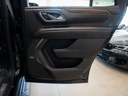 Used 2021 Chevrolet Tahoe High Country w/ Premium Package AWD/4WD image 25