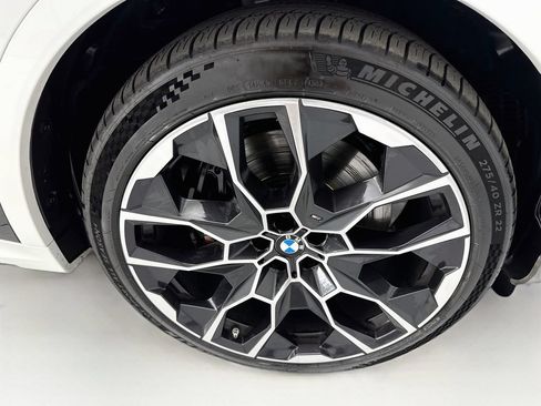 Used 2025 BMW X7 xDrive40i w/ M Sport Package AWD/4WD image 32