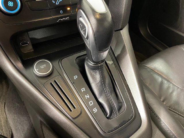 Used 2016 Ford Focus SE w/ Equipment Group 201A FWD image 11