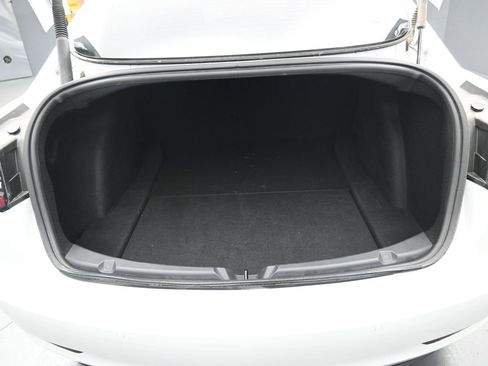 Used 2021 Tesla Model 3 Standard Range Plus image 28
