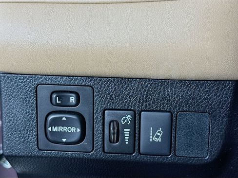 Used 2018 Toyota RAV4 XLE image 14