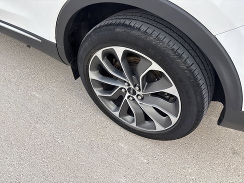 Used 2022 Lincoln Nautilus Reserve w/ Equipment Group 201A image 7