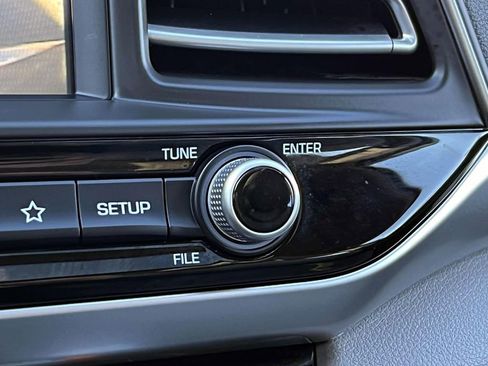 Used 2020 Hyundai Elantra Limited w/ Ultimate Package 03 image 35