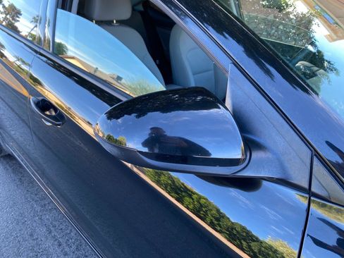 Used 2017 Hyundai Elantra SE image 16